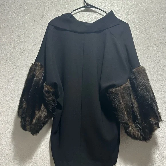 Vintage style Zara Black V-Neck Tunic with Faux-Fur Brown Balloon Sleeves - Picture 10 of 12